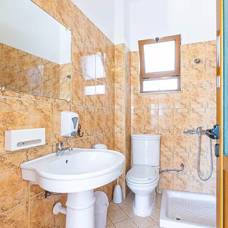 Radhima Sea View 1br 8 - Kitchen, Parking & Balcony -- 6 People -- * Vlorë